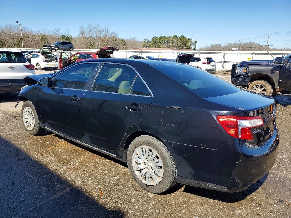 2014 Toyota Camry le