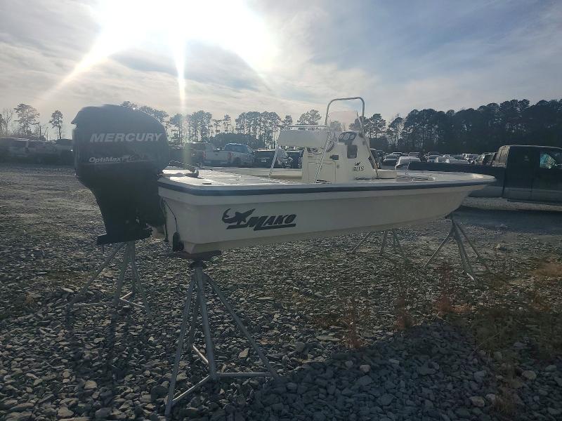 2010 Mako 18lts Boat