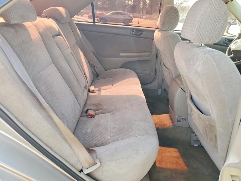 2004 Toyota Camry le