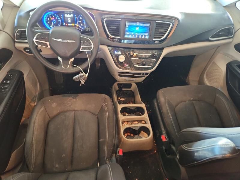 2020 Chrysler Voyager l