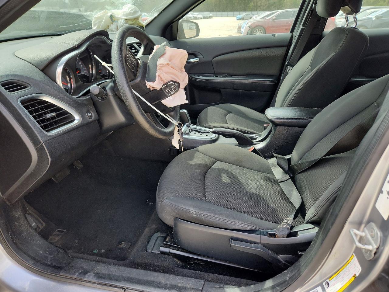 2013 Dodge Avenger se
