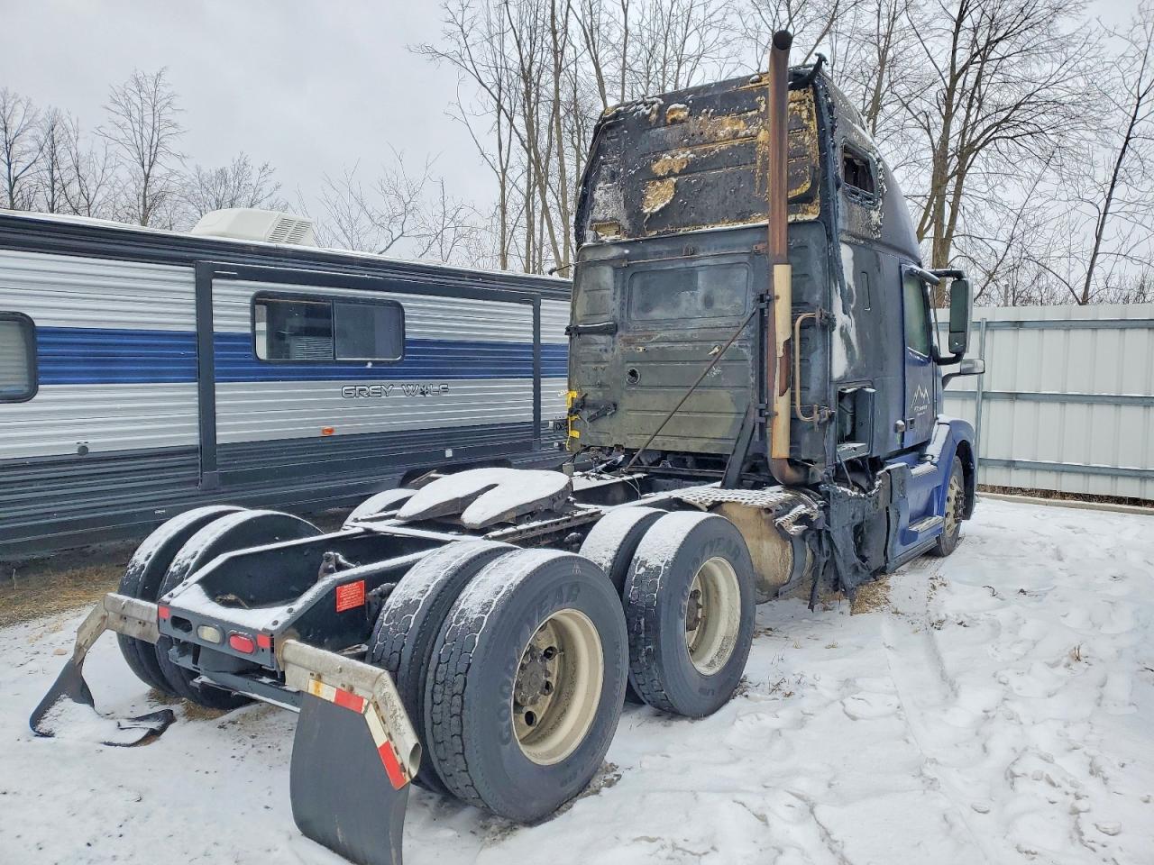 2016 Volvo VNL Semi Truck