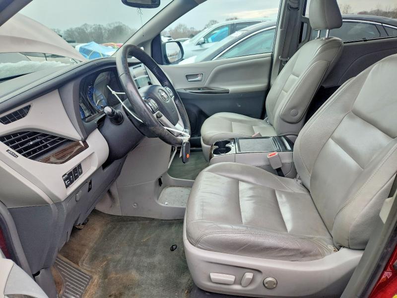 2015 Toyota Sienna xle Premium 8-passenger
