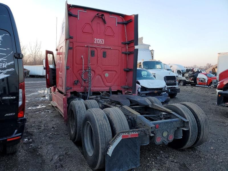 2013 Freightliner Cascadia 125