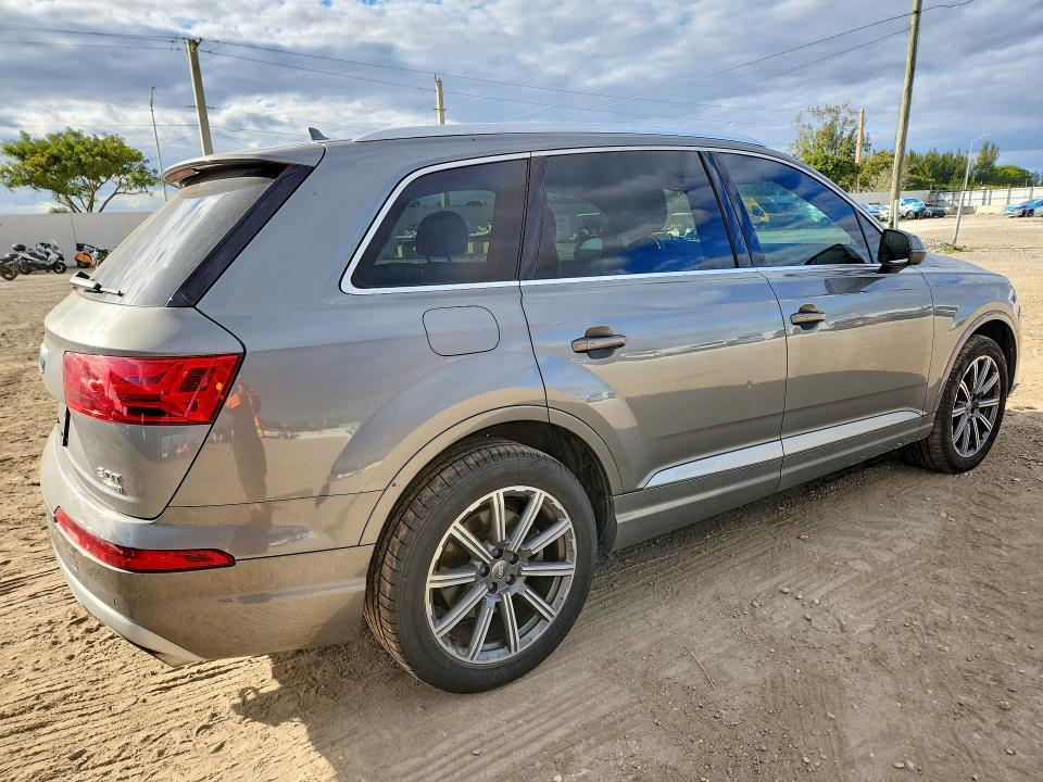 2017 Audi Q7 Premium Plus