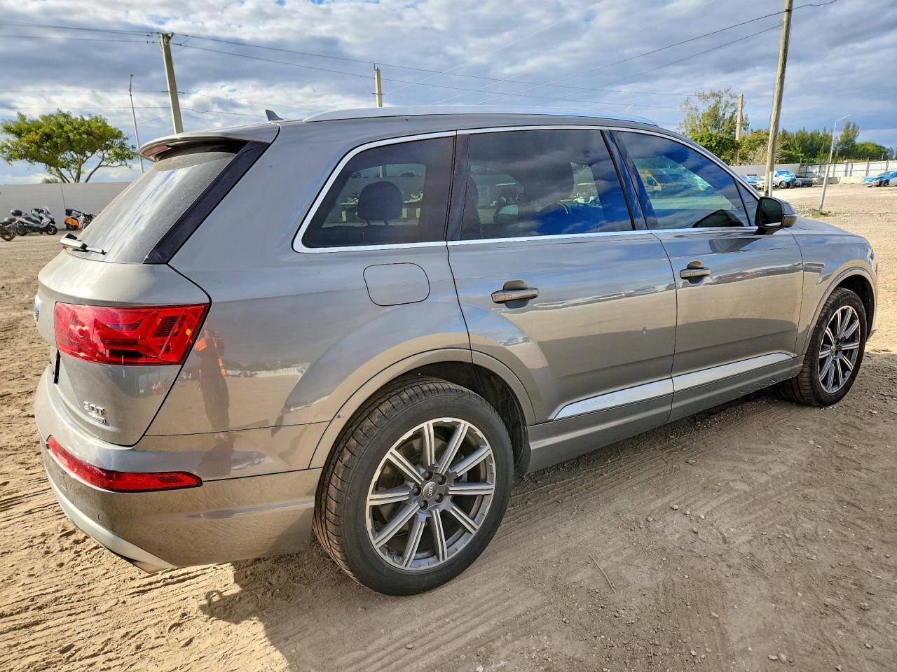 2017 Audi Q7 Premium Plus