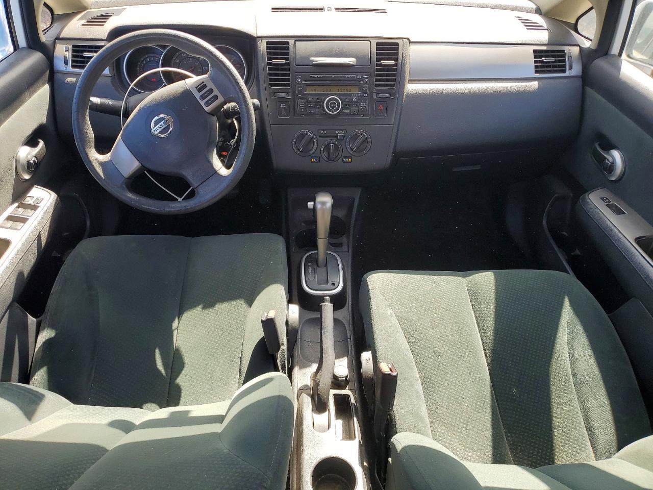 2011 Niss Versa 1.8 s