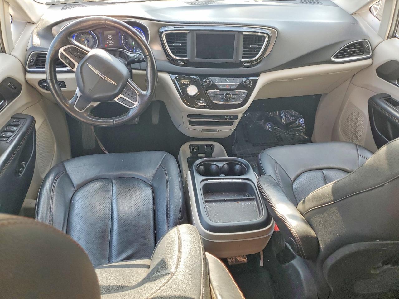 2020 Chrysler Pacifica Touring l
