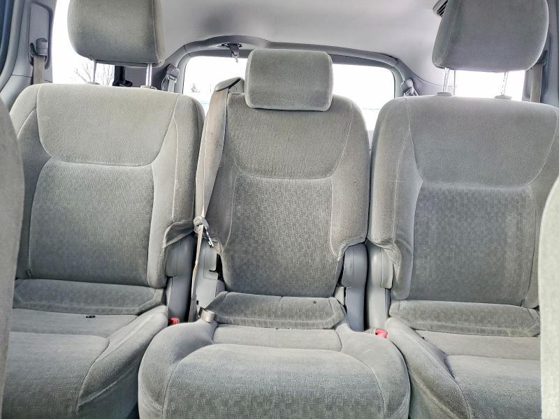 2004 Toyota Sienna ce