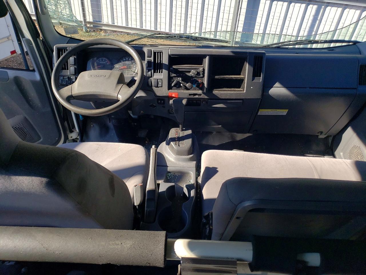 2018 Isuzu NPR HD BOX Truck