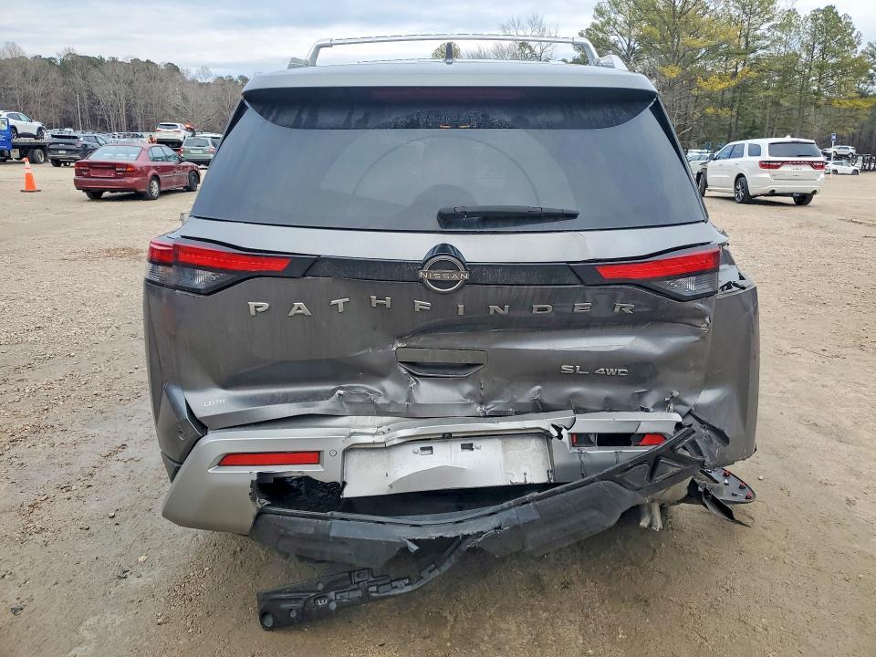 2022 Nissan Pathfinder sl