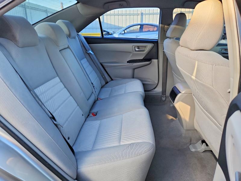 2016 Toyota Camry le