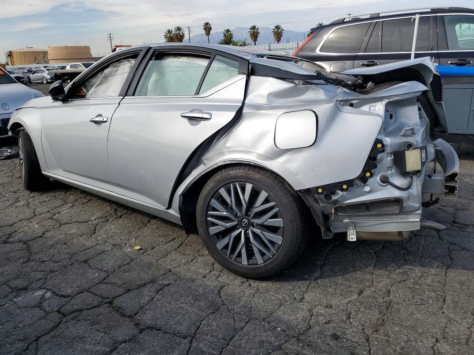 2024 Nissan Altima sv