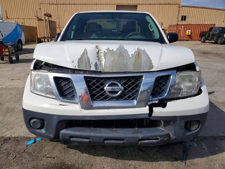 2016 Nissan Frontier s