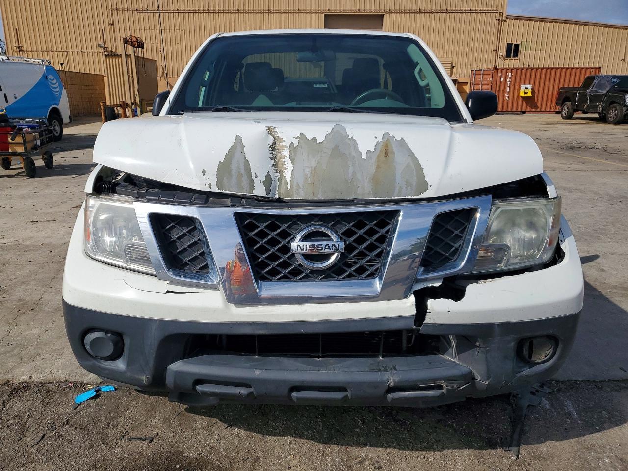 2016 Nissan Frontier s