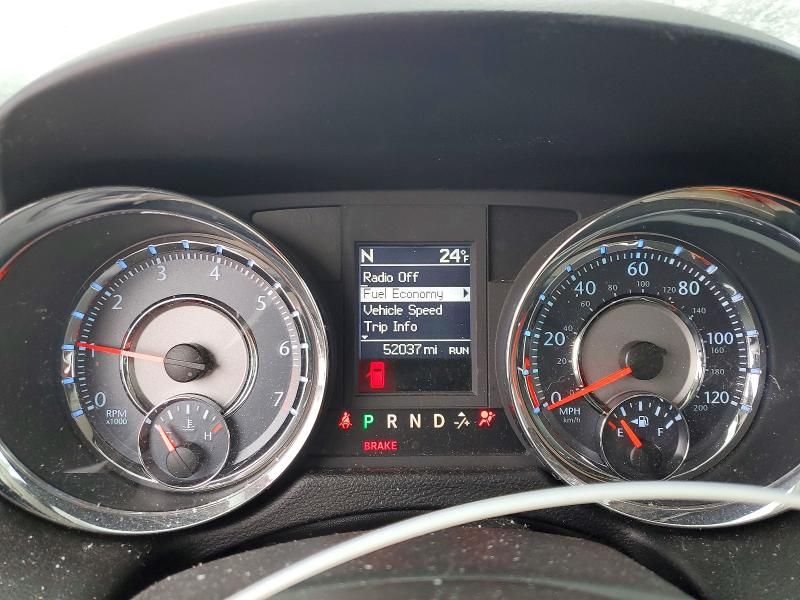 2011 Chrysler Town & Country Touring l