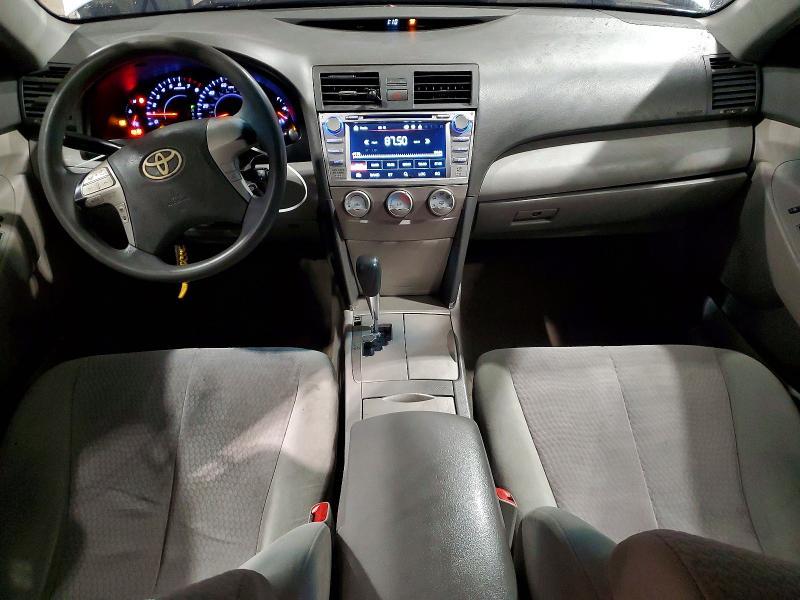 2010 Toyota Camry le