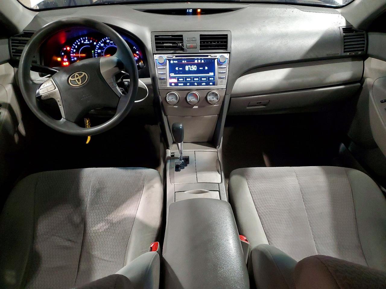 2010 Toyota Camry le