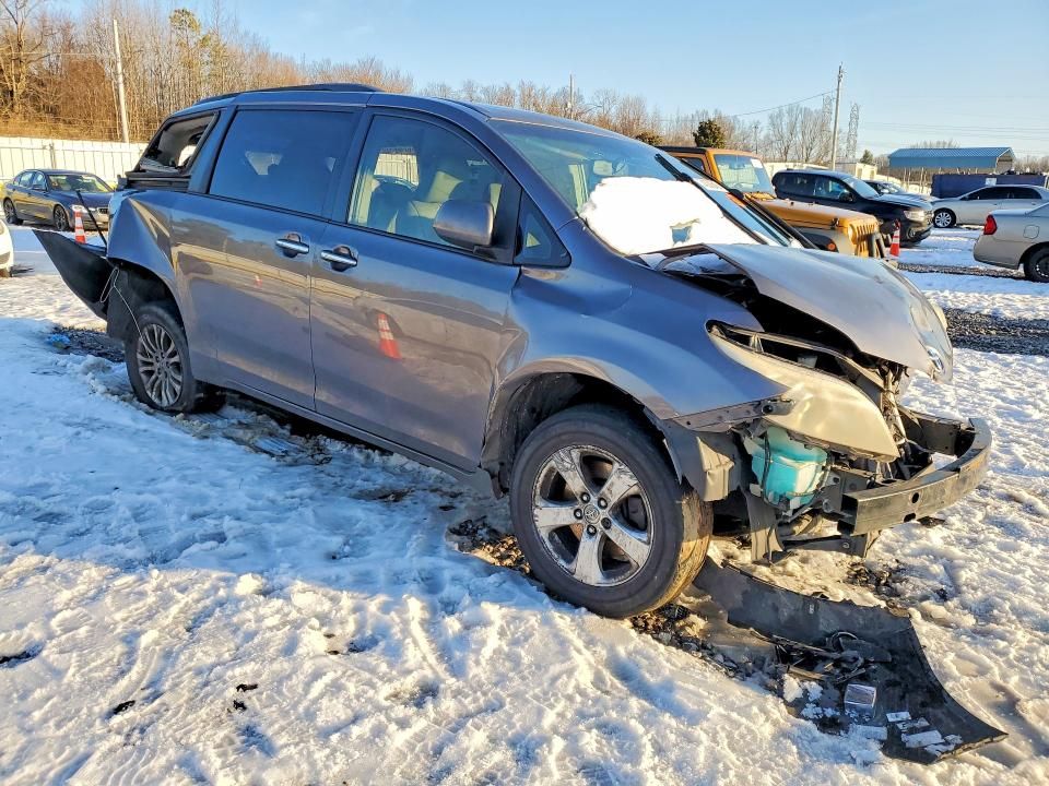 2012 Toyota Sienna xle
