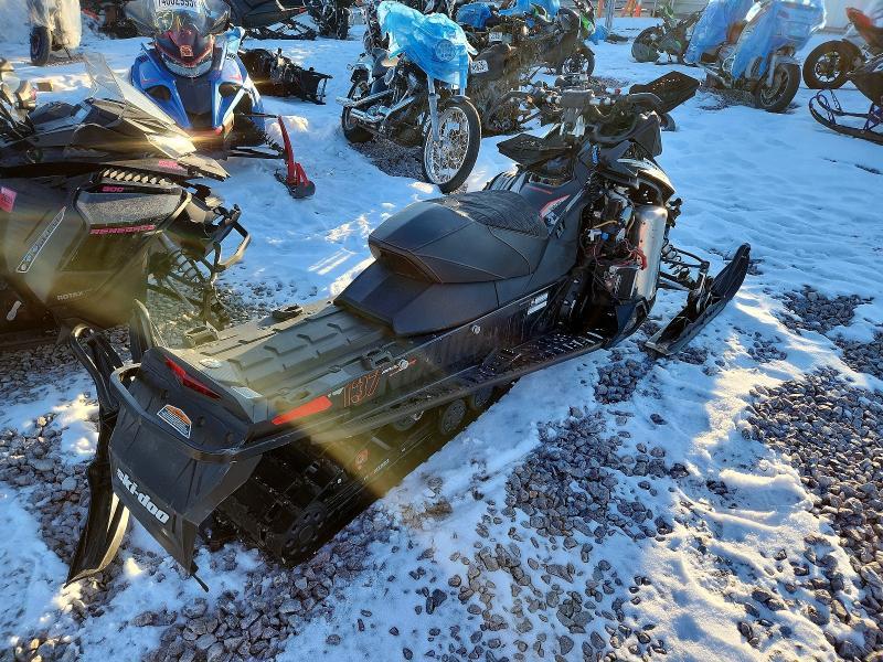 2017 Skidoo SM Renegade Enduro 1