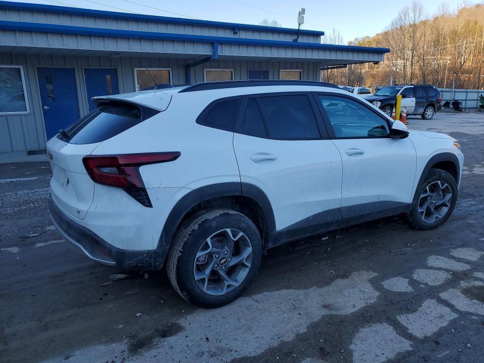 2025 Chev Trax