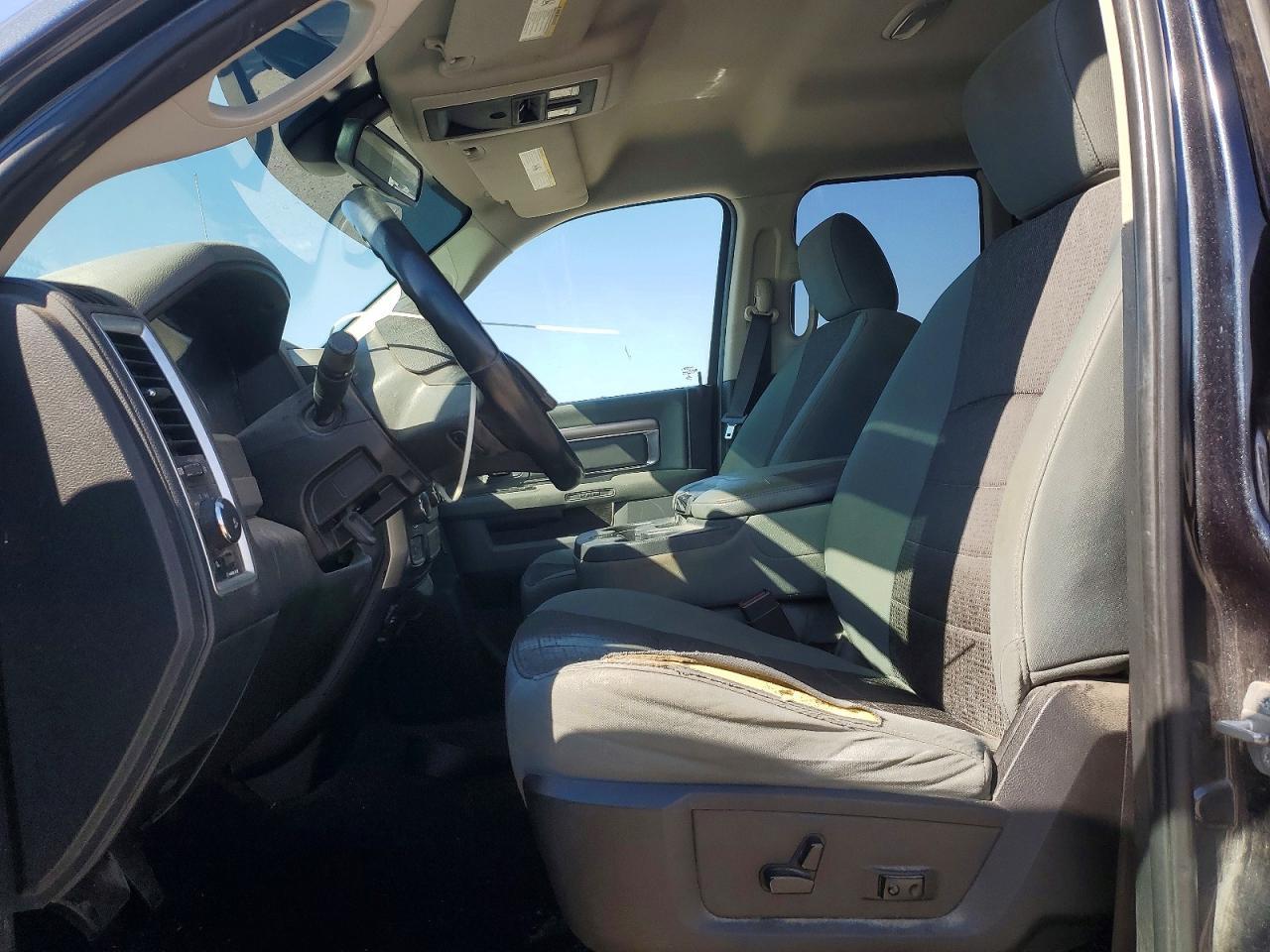 2016 Dodge Ram 1500 slt