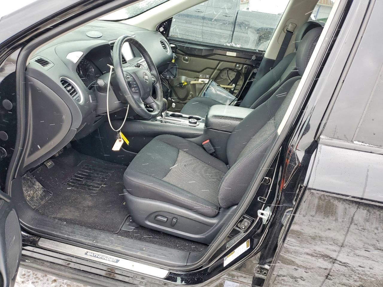 2018 Nissan Pathfinder sv