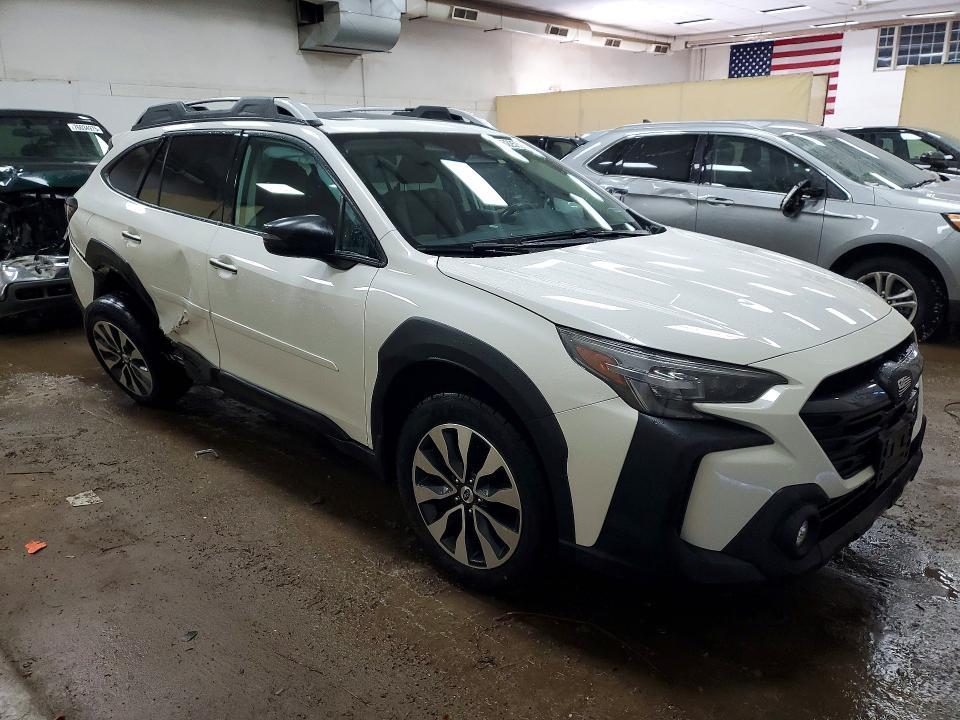 2023 Subaru Outback Touring