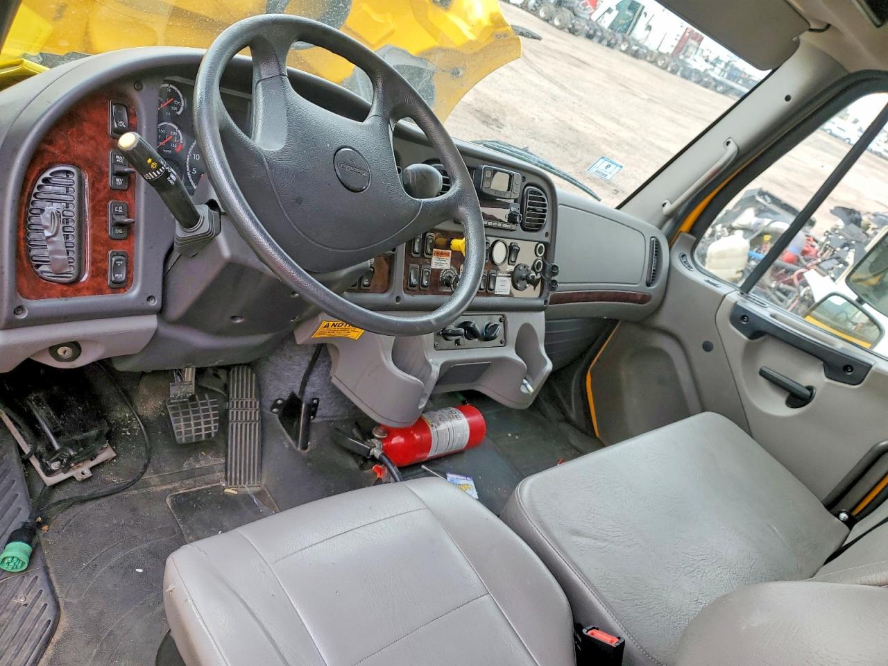 2024 Freigliner 2024 Freightliner Business Class M2 BOX Truck