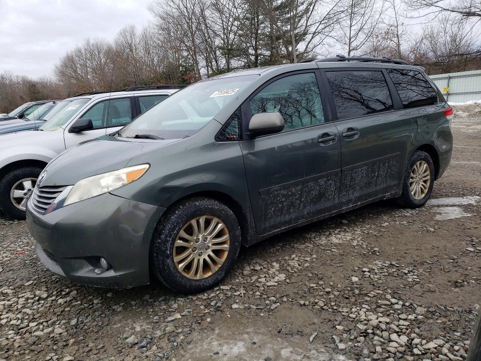 2013 Toyota Sienna xle