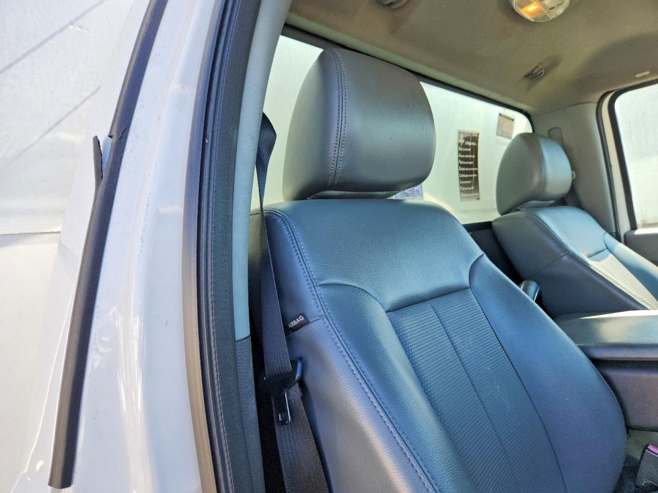 2013 Ford F350 Super Duty BOX Truck
