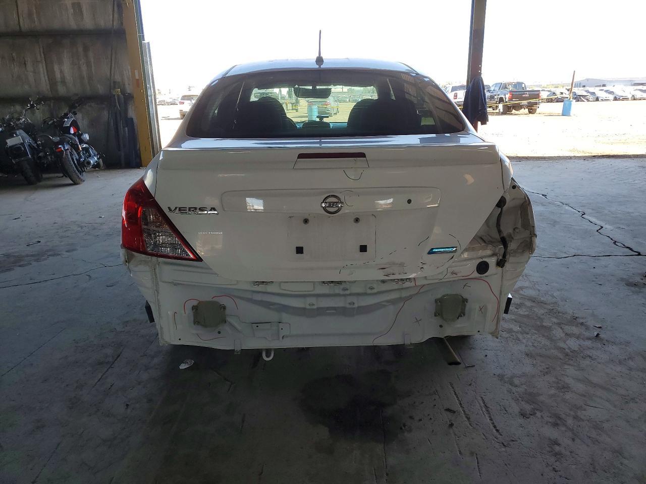 2016 Nissan Versa s