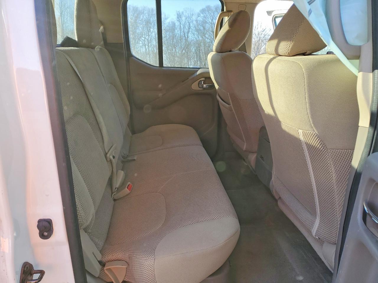 2015 Nissan Frontier s