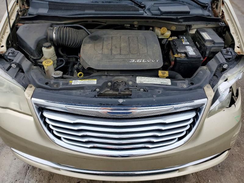 2012 Chrysler Town & Country Limited