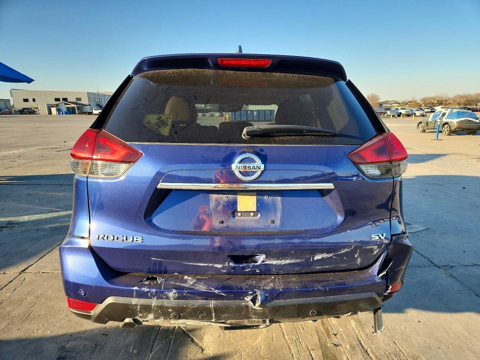 2020 Nissan Rogue sv