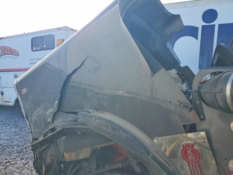 2022 Kenworth W900 Semi Truck