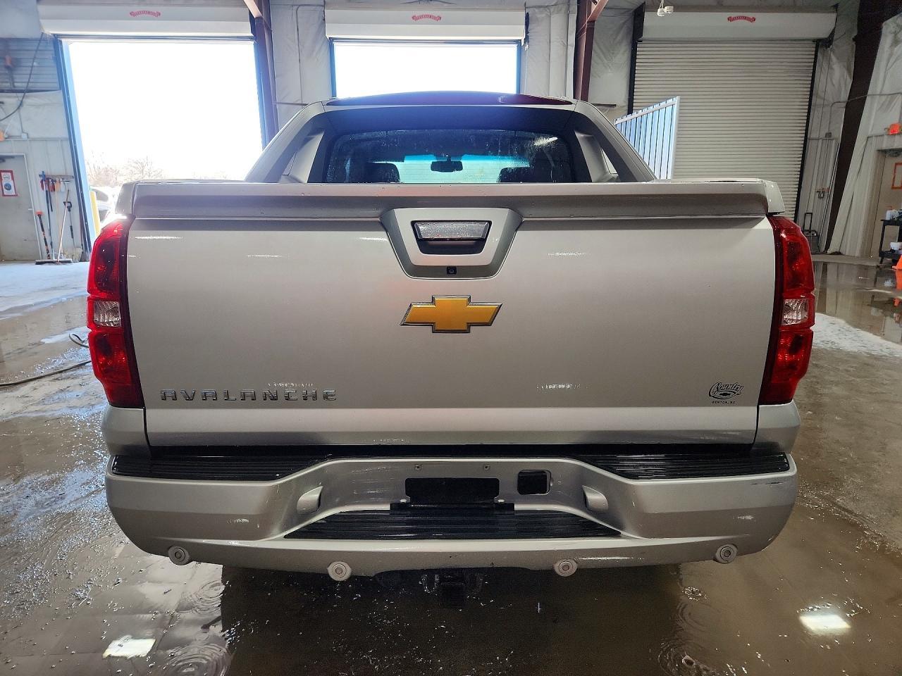 2013 Chevrolet Avalanche LS