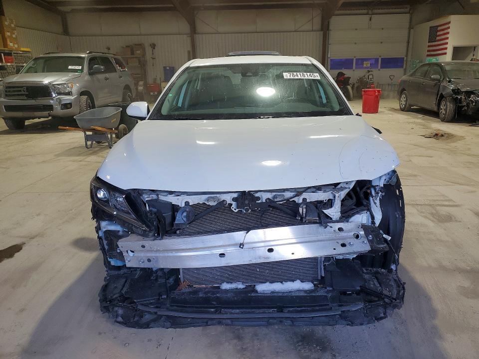 2022 Toyota Camry le