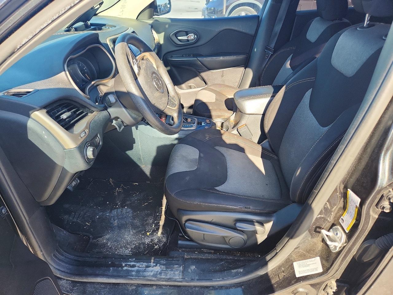 2016 Jeep Cherokee Sport