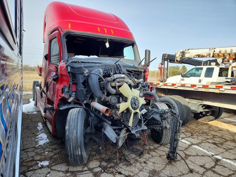 2020 Freightliner Cascadia 126