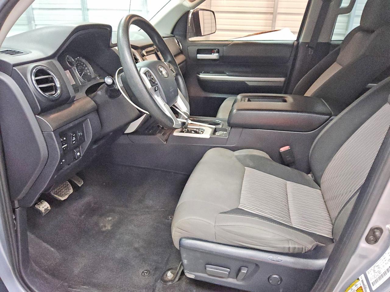 2017 Toyota Tundra SR5