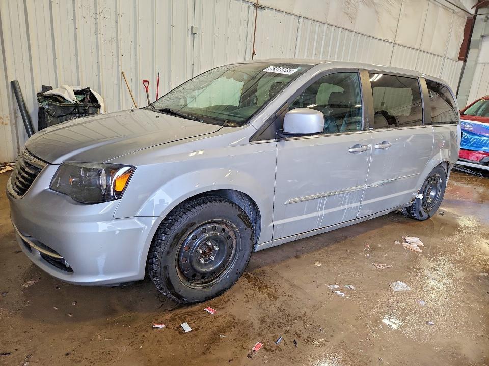 2014 Chrysler Town & Country s
