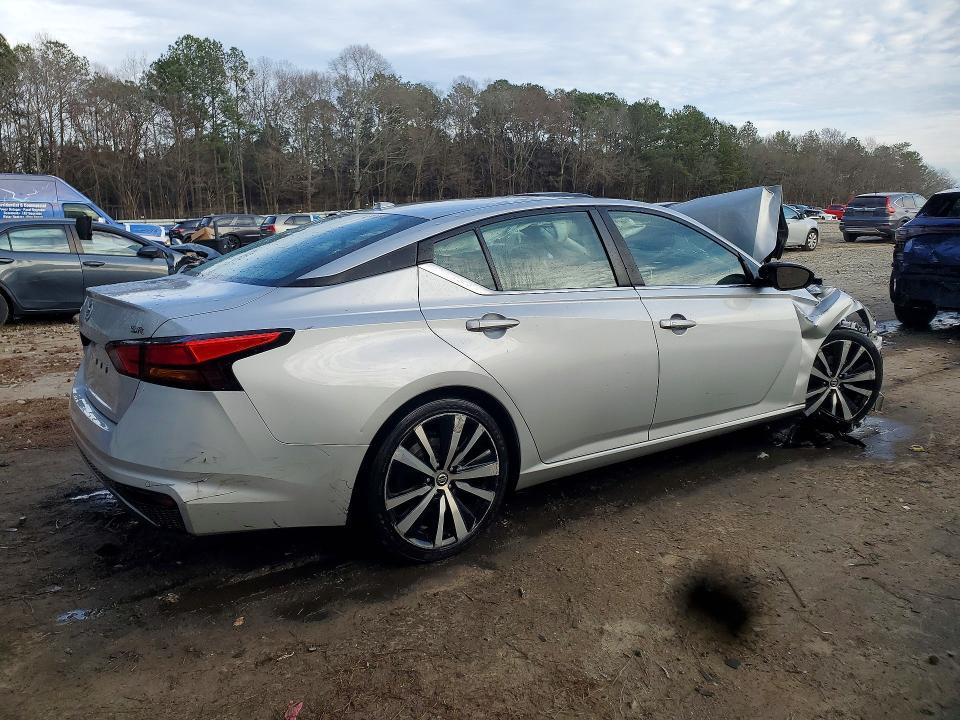 2022 Nissan Altima sr