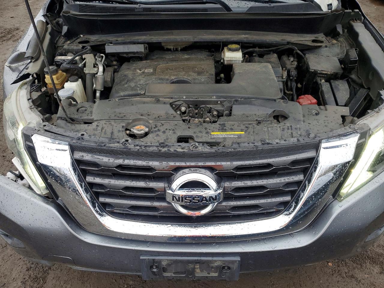 2017 Nissan Pathfinder sv
