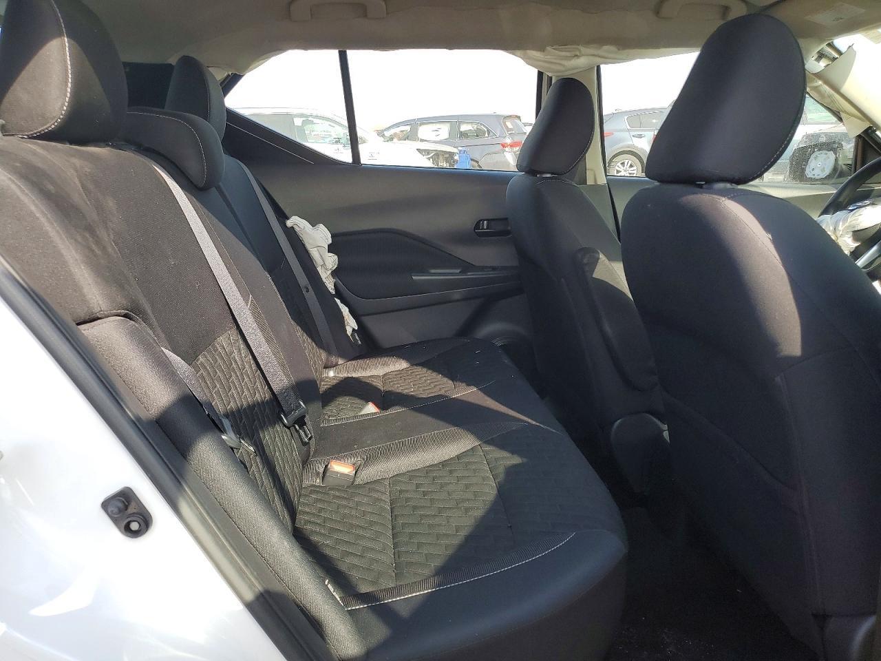 2021 Nissan Kicks s