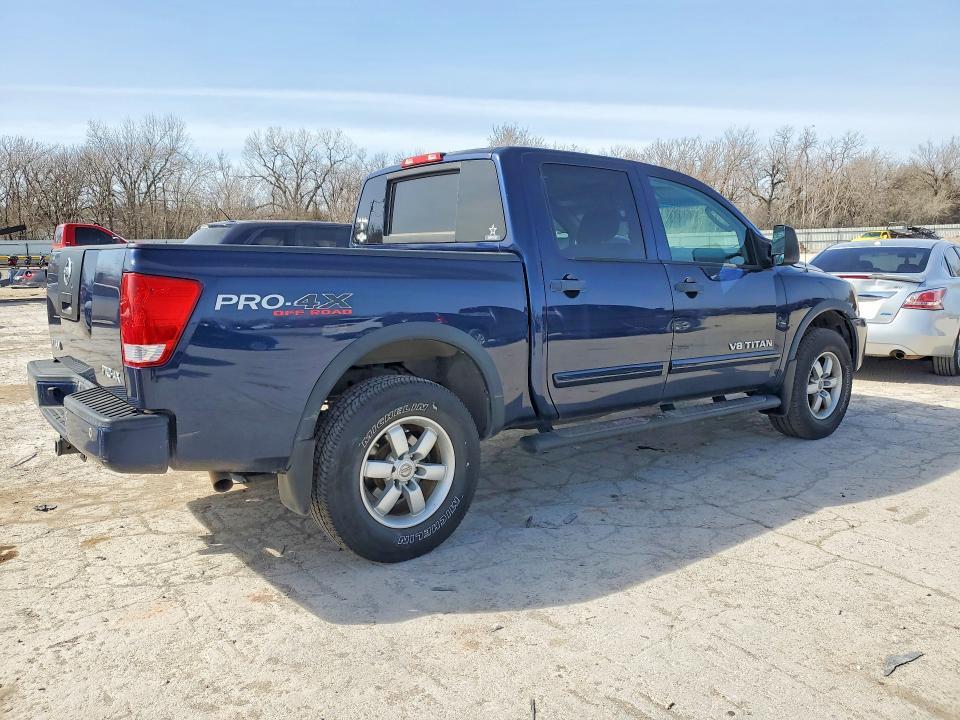 2011 Nissan Titan sv
