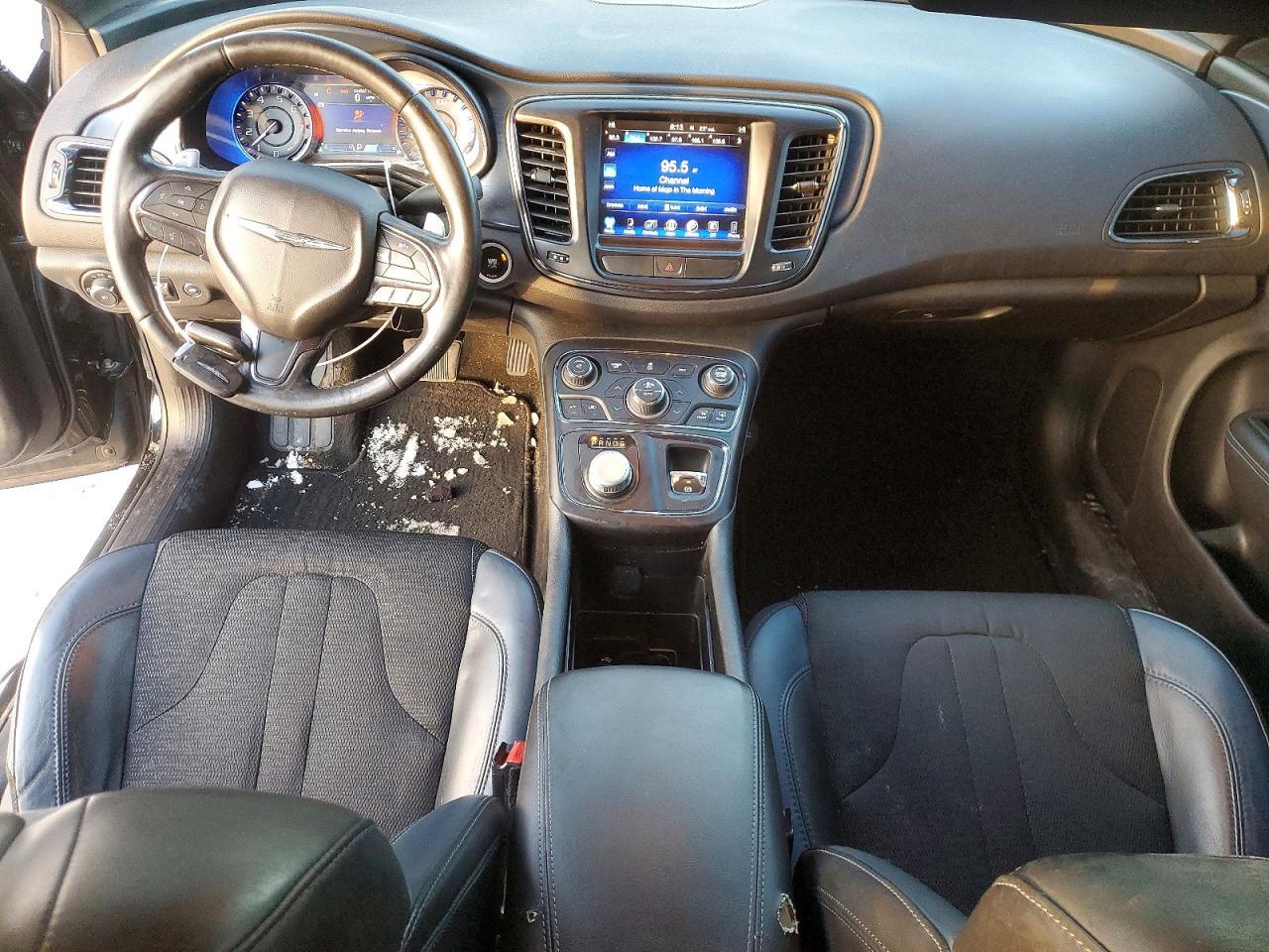 2016 Chrysler 200 s