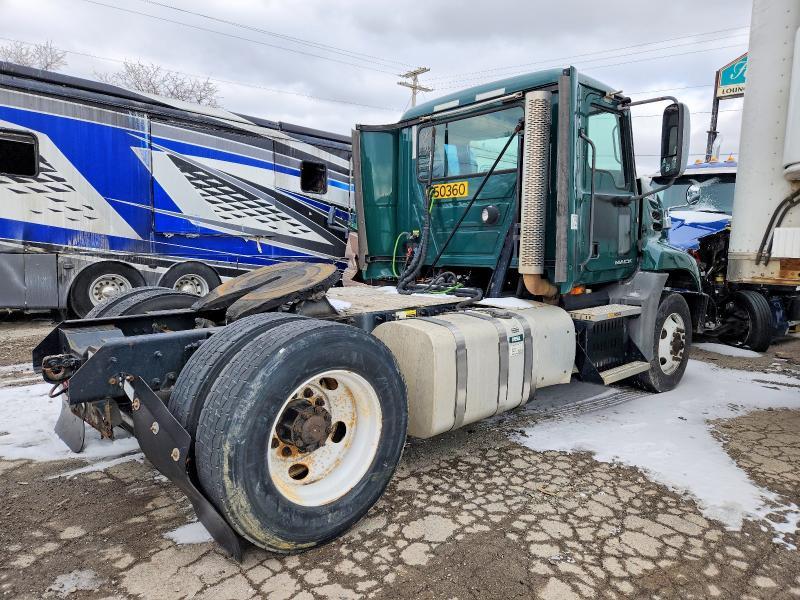 2016 Mack CXU613 Semi Truck
