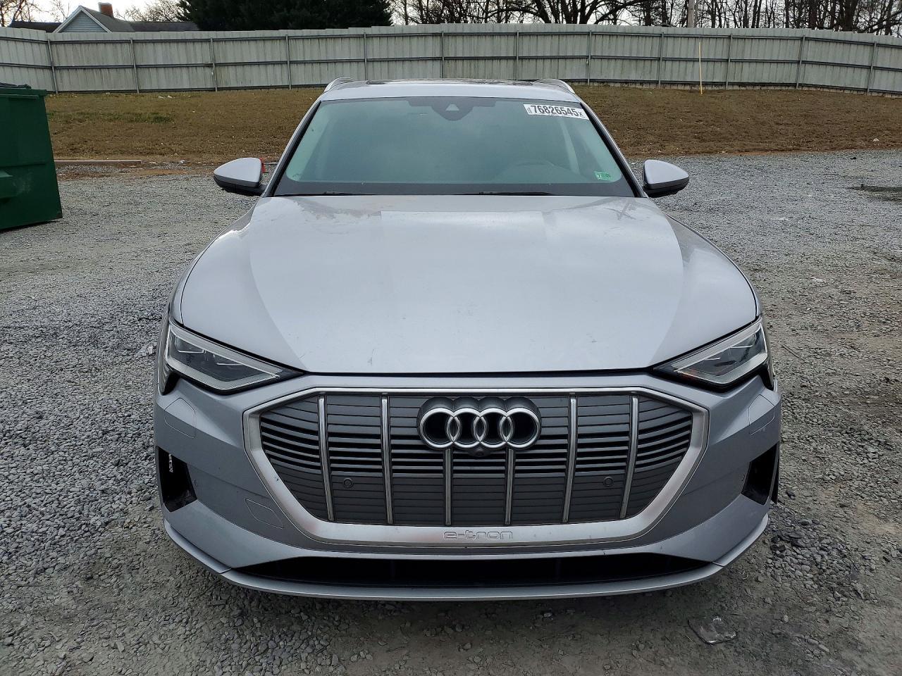 2022 Audi E-tron Premium Plus