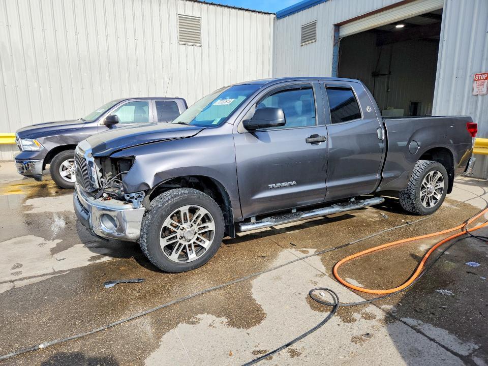 2013 Toyota Tundra Double cab SR5